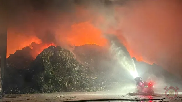 Foto zum Einsatz: Einsatzreicher Sonntag - Brand, BMA und VU / 31.08.2025