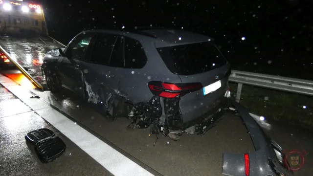 Foto zum Einsatz: Verkehrsunfall A1 / 13.04.2026