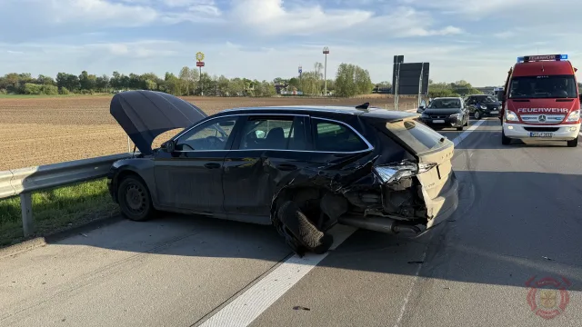 Foto zum Einsatz: Verkehrsunfall A1 / 27.04.2025