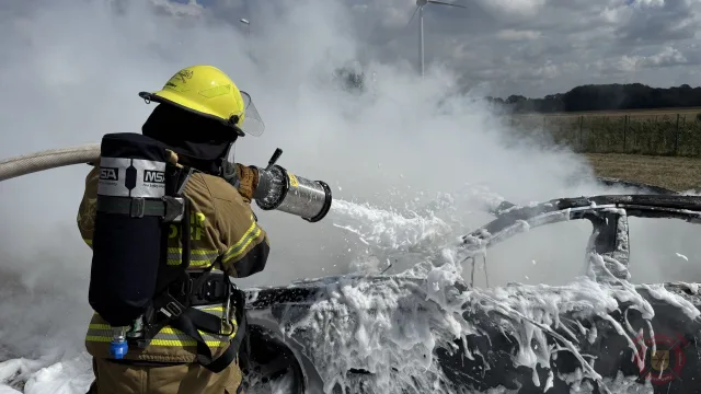 Foto zum Einsatz: PKW-Brand - Parkplatz A1 / 30.08.2025