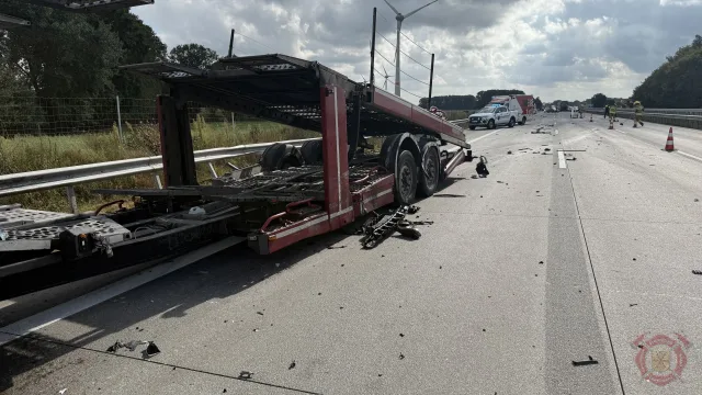 Foto zum Einsatz: VU mit PKW-Brand - A1 / 01.09.2025
