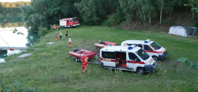 Übung von Feuerwehr und DLRG am Kalksandsteinsee / 01.09.2020